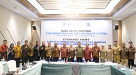 Gubernur Kepulauan Riau Ansar Ahmad memimpin Tim Pengendalian Inflasi Daerah (TPID) Kepri  melaksanakan high level meeting bersama (TPID) Provinsi DKI Jakarta, di Jakarta, Selasa (14/11/2023). Foto: Diskominfo Kepri 