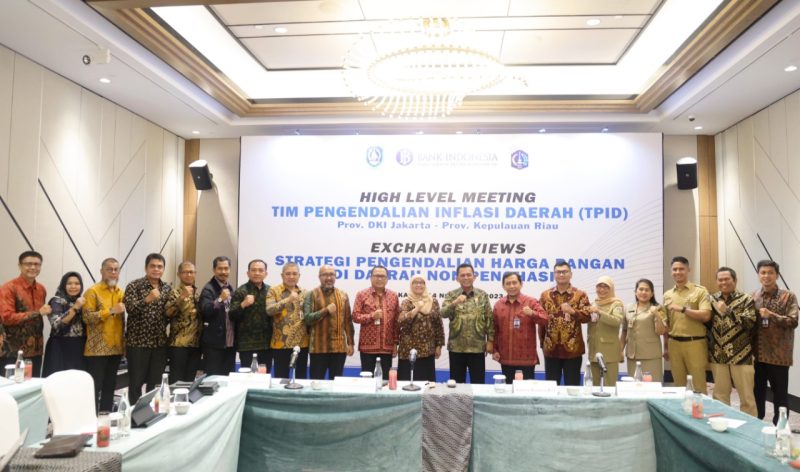 Gubernur Kepulauan Riau Ansar Ahmad memimpin Tim Pengendalian Inflasi Daerah (TPID) Kepri  melaksanakan high level meeting bersama (TPID) Provinsi DKI Jakarta, di Jakarta, Selasa (14/11/2023). Foto: Diskominfo Kepri 
