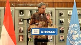 Direktur Jenderal Kebudayaan, Kementerian Pendidikan, Kebudayaan, Riset, dan Teknologi, Hilmar Farid dalam Peresmian Jalan Nusantara atau the Archipelago Street di Markas Besar UNESCO di Paris, Prancis, Senin (13/11). Foto: dok. Humas Ditjen Kebudayaan.