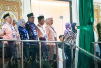 Gubernur Kepulauan Riau H. Ansar Ahmad menghadiri pembukaan Seleksi Tilawatil Qur’an dan Hadits (STQH) Nasional XXVII Tahun 2023 di Arena Utama H. Abdurrahman Sayoeti, Kota Jambi, Senin (30/10/2023). Foto: Diskominfo Kepri 
