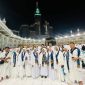 Jamaah Umroh Tanur Muthmainnah Travel Cabang Batam setelah melaksanakan Towaf di Ka'bah. Foto: INIKEPRI.COM 