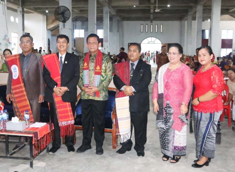 Gubernur Ansar menghadiri Pesta Tahun Profesionalisme Dalam Penatalayanan HKBP 2023 dan Penggalangan Dana untuk WTO di Gedung Serbaguna HKBP Resort Batu Aji. Foto: Diskominfo Kepri 