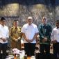 Penjabat (Pj) Wali Kota Tanjungpinang Hasan S. Sos melaksanakan kunjungan kerja menemui Bappenas, juga Kementerian Komunikasi dan Informatika (Kemenkominfo), di Jakarta, Senin (6/11/2023). Foto: Diskominfo Tanjungpinang 