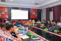 Pj Wali Kota Tanjungpinang Hasan dalam rapat koordinasi yang diikuti oleh seluruh Kepala OPD, di ruang rapat Bapelitbang Kota Tanjungpinang, Minggu (12/11). Foto: Diskominfo Tanjungpinang 