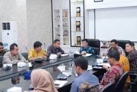 Penjabat Wali Kota Tanjungpinang Hasan, S.Sos menyampaikan pentingnya jajaran OPD di lingkungan Pemerintah Kota Tanjungpinang untuk memperhatikan aspek kesejahteraan sosial, peningkatan pelayanan umum, dan efektivitas penggunaan anggaran dalam penyusunan program dan kegiatan yang dibiayai melalui APBD. Foto: Diskominfo Tanjungpinang 