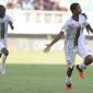 Pesepak bola Timnas Mali Mahamoud Barry (kanan) melakukan selebrasi usai mencetak gol di gawang Timnas Meksiko dalam babak 16 besar Piala Dunia U-17 2023 di Stadion Gelora Bung Tomo, Surabaya, Jawa Timur, Selasa (21/11/2023). Tmnas Mali menang atas Meksiko dengan skor 5-0. Foto: ANTARA/Ari Bowo Sucipto/rwa.