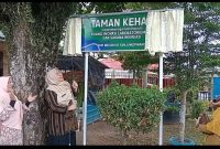 Kepala Dinas Pendidikan (Disdik) Kota Tanjungpinang Endang Susilawati menghadiri peresmian taman keragaman hayati atau taman Kehati di Sekolah Menengah Pertama Negeri (SMPN) 10 Tanjungpinang, Selasa (21/11/2023). Foto: Diskominfo Tanjungpinang 