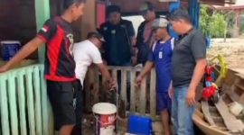Cen Sui Lan, Anggota Komisi V DPR RI Fraksi Golkar Dapil Kepri mengalokasikan dana aspirasinya untuk pembangunan Pamsimas, dari program PISEW tahun anggaran 2023 di Lingga. Kini, warga Desa Mentuda dan Posek sudah bisa menikmati air bersih. Foto: istimewa