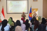 Sekjen kemnaker Anwar Sanusi saat mensosialisasikan Permenaker Nomor 4 Tahun 2023 Tentang Jaminan Sosial Pekerja Migran Indonesia di Abu Dhabi, Persatuan Emirat Arab. Foto: Kemenaker