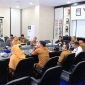 Pemerintah Kota Tanjungpinang mengikuti Rapat Koordinasi terkait Pengendalian Inflasi bersama Kementerian Dalam Negeri bersama TPID dan TPIP. Rapat yang turut dihadiri oleh Kepala Daerah se-Indonesia tersebut dilaksanakan secara virtual dan diikuti Penjabat (Pj.) Wali Kota Tanjungpinang, Hasan, S.Sos bertempat di Ruang Rapat Engku Putri Raja Hamidah, Kantor Wali Kota, Senin (27/11/2023). Foto: Diskominfo Tanjungpinang 