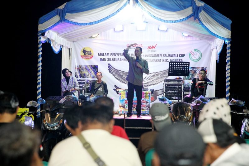 Amsakar Achmad, Wakil Wali Kota Batam hadiri penutupan turnamen domino 