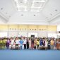 Dalam upaya bersama untuk mencegah stunting di Provinsi Kepulauan Riau khususnya di Kabupaten Bintan, Ketua TP-PKK Provinsi Kepulauan Riau Hj. Dewi Kumalasari Ansar resmi membuka kegiatan Gerakan Masyarakat (Gema) Cegah Stunting bersama Bunda Asuh di Aula Kantor Bupati Kabupaten Bintan, Rabu (29/11/2023). Foto: Diskominfo Kepri 
