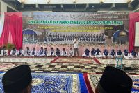 Pietra Machreza Paloh, ketua umum DPP GARPU (Gerakan Restorasi Pedagang dan UMKM) yang juga calon legislatif (caleg) DPR RI dari Partai NasDem dapil Kepulauan Riau, bersam Wakil Wali Kota Batam Amsakar Achmad menghadiri Tasyakuran Walimatus Safar Lil Umroh Tahun 2023 yang ditaja Grup Al Hijrah dan Permata di Masjid Al Anshar Pulau Terong, Belakangpadang, Kamis (30/11/2023). Foto: INIKEPRI.COM
