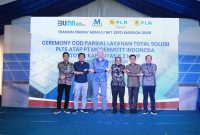 Keseriusan PT PLN Batam dalam percepatan peningkatan angka bauran energi sebesar 23% pada tahun 2025 dan transisi energi menuju _net zero emission_ tahun 2060, ditunjukkan dengan melaksanakan _commissioning_ secara bertahap Pembangkit Listrik Tenaga Surya (PLTS) Atap dengan kapasitas 6.2 Mega Watt peak (MWp) bersama PT Mc Dermott Indonesia pada Jumat, 24 November 2023. Foto: PLN Batam untuk INIKEPRI.COM
