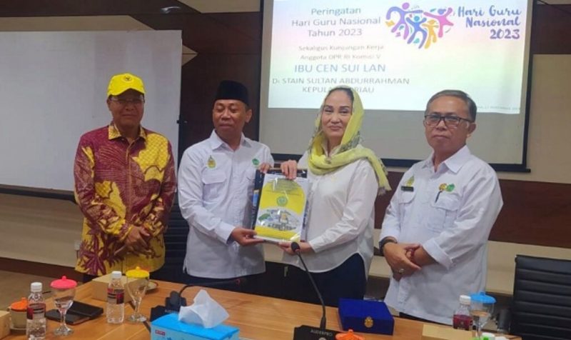 Anggota Komisi V DPR RI Fraksi Golkar Dapil Kepri, Cen Sui Lan akan memberikan alokasi lewat dana aspirasinya guna pembangunan rumah susun mahasiswa (Rusunawa) STAIN SAR Kepri, pada tahun anggaran 2024 nanti. Foto: Istimewa 