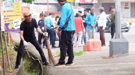 Penjabat Wali Kota Tanjungpinang Hasan, S.Sos mengimbau dan mengajak seluruh elemen masyarakat untuk terus meningkatkan partisipasi menjaga kebersihan lingkungan, terutama saluran drainase di kawasan pemukiman. Foto: Diskominfo Tanjungpinang 