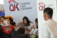 Otoritas Jasa Keuangan (OJK) mengumumkan pencabutan izin usaha PT Asuransi Purna Artanugraha (PT ASPAN). Foto: ANTARA