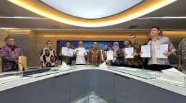 Penandatanganan Kontrak Operation & Maintenance BTS 4G di Kantor Kementerian Kominfo, Jakarta. Foto: Humas Kominfo