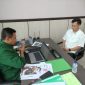 Tim Pengamanan Sumber Daya Organisasi (Tim PAM SDO)/Satgas 53 Kejaksaan Agung (Kejagung) mengamankan seorang berinisial IY yang mengaku sebagai jaksa. Foto: Puspenkum