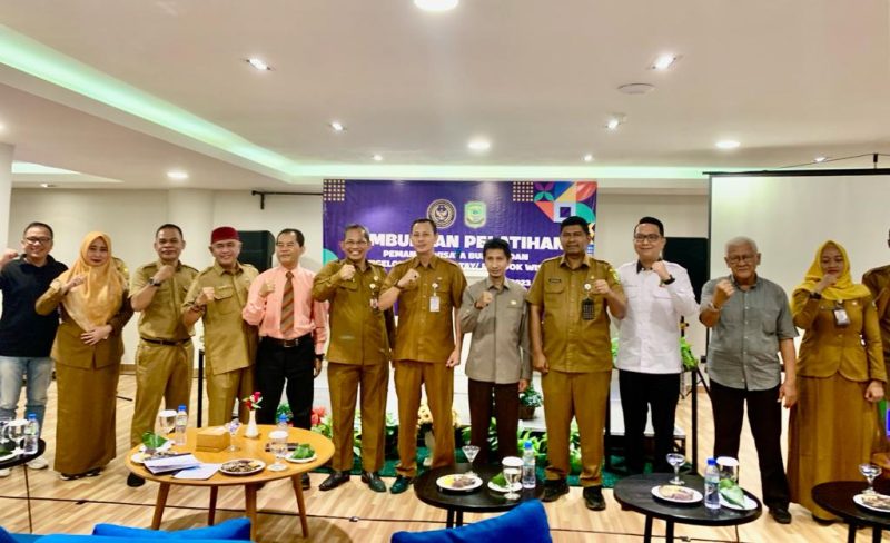 Dinas Kebudayaan dan Pariwisata (Disbudpar) Kota Tanjungpinang menggelar pelatihan Pemandu Wisata Budaya dan Pengelolaan Usaha Homestay/Penginapan, di Hotel Nite and Day, Jalan Bintan, Senin (4/12/2023). Foto: Diskominfo Tanjungpinang