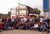 Anggota Komisi V DPR RI Fraksi Golkar Dapil Kepri Cen Sui Lan meresmikan rumah susun mahasiswa (rusunawa) Politeknik Negeri Batam, Senin (4/12/2023). Foto: Istimewa 