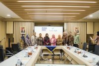 Perkuat sinergi dan kolaborasi, bank bjb dan PT Pos Indonesia melakukan Penandatanganan Perpanjangan Perjanjian Kerja Sama (PKS), yang dilaksanakan Rabu (6/12/2023) di Menara bank bjb Jalan Naripan No 12-14 Kota Bandung. Foto:bank bjb untuk INIKEPRI.COM