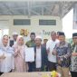 Anggota Komisi V DPR RI Fraksi Golkar Dapil Kepulauan Riau Cen Sui Lan hadir di Pondok Pesantren (Ponpes) Sirrul Ilahiyah, Sagulung, Kota Batam, Minggu (10/12/2023) guna meresmikan pembangunan sarana sanitasi senilai Rp200 juta Pembangunan sarana dan prasarana sanitasi berupa MCK. Pembangunan ini merupakan bantuan hibah dari dana aspirasi Cen Sui Lan. Foto: Dok. CSL 