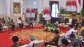 Presiden Jokowi memimpin Sidang Kabinet Paripurna,  di Istana Negara, Jakarta pada Senin (11/12/2023). Foto: BPMI Setpres 