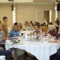 Pemko Tanjungpinang, menyelenggarakan Rapat Forum Komunikasi Pimpinan Daerah (Forkopimda) Kota Tanjungpinang Triwulan IV Tahun 2023, di Restaurant Shangrila Jl Sei Jang, Selasa (12/12/2023). Foto: Diskominfo Tanjungpinang 