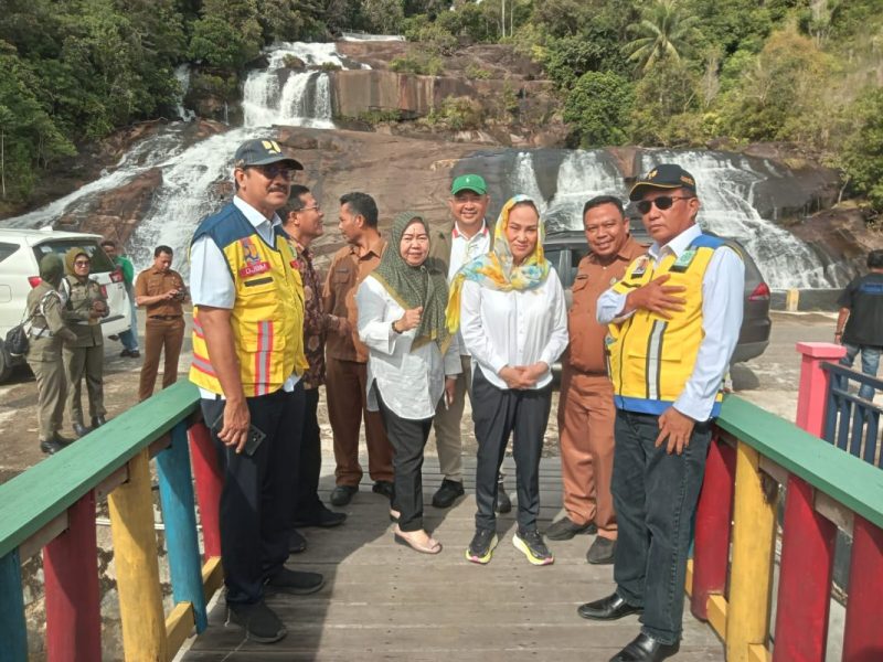 Anggota Komisi V DPR RI dari Partai Golkar Dapil Kepulauan Riau Cen Sui Lan, tengah melaksanakan kegiatan reses dan monitoring pembangunan di Kabupaten Kepulauan Anambas, mulai dari 11 Desember hingga 14 Desember 2023. Foto: Istimewa 