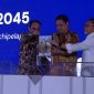 Menko Perekonomian Airlangga Hartarto bersama Menkominfo Budi Arie Setiadi dan Mendag Zulkifli Hasan dalam Launching Visi Indonesia Digital 2045. Foto: YouTube Kemkominfo
