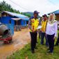 Cen Sui Lan Anggota Komisi V DPR RI Fraksi Golkar Dapil Kepri bersama Stanley C Tuatipanaya, Danil, Hendra, Syarif Ahmad serta Bukhari melakukan kunjungan kerja reses meninjau pengerjaan Jalan Lingkar Pulau Jemaja dari Rewak menuju Sedanau hingga Padang Melang, Rabu (13/12/2024). Foto: suaraserumpun