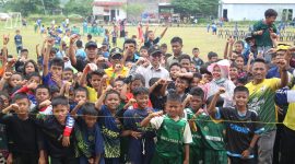 Wakil Wali Kota Batam Amsakar Achmad membuka festival sepak bola usia dini 