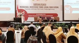 Otoritas Jasa Keuangan (OJK) Kepri menggelar sosialisasi tentang mengenal investasi yang legal dan ilegal kepada ASN dan PKK Kota Tanjungpinang, Selasa (19/12/2023) di Trans Convention Center. Foto: Diskominfo Tanjungpinang 
