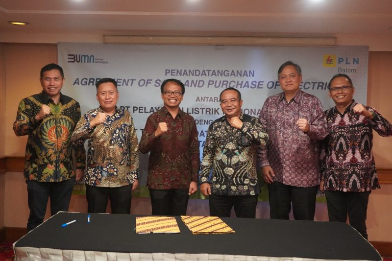 PT PLN Batam secara resmi menjalin kerja sama dengan PT Teknologi Data Infrastruktur (NeutraDC Batam) terkait kolaborasi dalam pemanfaatan pasokan energi listrik dengan kapasitas sebesar 90.000.000 Volt Ampere (VA) untuk _hyperscale data center_ (HDC) Batam. Kerja sama ditandai dengan penandatanganan Perjanjian Jual Beli Tenaga Listrik ( PJBTL) antara kedua belah pihak yang dilakukan di Hotel Ambhara, Jakarta. Foto: INIKEPRI.COM