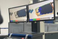 Bea Cukai Batam berhasil melakukan penindakan terhadap calon penumpang pesawat Lion Air yang kedapatan membawa 455 (empat ratus lima puluh lima) handphone bekas ditengah lonjakan arus mudik penumpang menjelang libur natal 2023 dan tahun baru 2024. Ratusan handphone tersebut terdiri dari berbagai macam seri, dengan merk Apple Iphone. Foto: INIKEPRI.COM