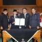 DPRD Kota Tanjungpinang bersama Pemko menggelar paripurna dengan agenda  persetujuan dan pengesahan Ranperda menjadi Perda tahun 2023, Kamis (28/12/2023) di Kantor DPRD Kota Tanjungpinang, Senggarang. Foto: Diskominfo Tanjungpinang