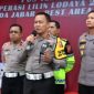 Irjen Pol Aan Suhanan memantau pergerakan arus lalu lintas libur tahun baru 2024 di Command Center PJR Korlantas Polri KM 29/Foto: dok. Humas Polri.
