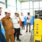 Gubernur Kepulauan Riau H. Ansar Ahmad meresmikan Gedung Konseling Dan Rehabilitasi Bangunan SMA Negeri 9 Batam dan melakukan STerima Pembangunan Semenisasi Dan Gapura Serta Serah Terima Pengooperasian Mesin Genset 350 KVA di Kecamatan Galang Kota Batam Provinsi Kepulauan Riau, Rabu (3/1/2024). Foto: Diskominfo Kepri