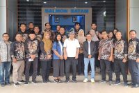 Menteri Komunikasi dan Informatika (Menkominfo) RI, Budi Arie Setiadi melakukan kunjungan kerja ke Balai Monitor (Balmon) Spektrum Frekuensi Radio Kelas II Batam, Sabtu (13/1/2023). Foto: Diskominfo Kepri 