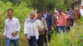 Anggota Komisi V DPR RI Fraksi Golkar Dapil Kepri Cen Sui Lan mengalokasikan lagi dana aspirasinya sebesar Rp400 juta, untuk kegiatan Program Air Minum Berbasis Masyarakat (Pamsimas) di Desa Telaga Tujuh, Durai, Kabupaten Karimun pada tahun anggaran 2024. Foto: Istimewa