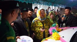 Anggota Komisi V DPR RI Fraksi Golkar Cen Sui Lan menyerahkan lagi bantuan berupa 1 unit mobil ambulans untuk Nahdlatul Ulama (NU) di Kota Batam. Foto: Istimewa