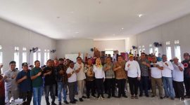 Masyarakat kota Tanjungpinang terdampak banjir menghadiri sosialisasi pembangunan folder penanganan banjir Sri Katon, digedung serbaguna anugerah kencana pura, RT 02/RW 7, kelurahan pinang kencana, kecamatan Tanjung pinang Timur, kota Tanjungpinang, Minggu (14/1/2024). Foto; Istimewa