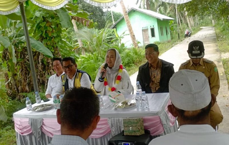 Anggota DPR RI Fraksi Partai Golkar Dapil Kepri, Cen Sui Lan meresmikan Program PISEW di Desa Sepempang, Selasa, 16 Januari 2024. Foto: Istimewa