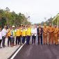 Anggota DPR RI Dapil Kepri fraksi Partai Golkar Cen Sui Lan  mempelopori dan menginisiasi pembangunan infrastruktur yang penting di Kabupaten di Utara Indonesia di kawasan pulau terluar yang menghadap Pos Batas Lintas Negara (PBLN) yakni kawasan jalan Teluk Buton-Kelarik Kabupaten Natuna. Foto: Istimewa