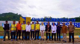 Anggota Komisi V DPR RI Fraksi Golkar Dapil Kepri Cen Sui Lan meninjau langsung pembangunan Instalasi Pengolahan Air (IPA) embung serbaguna Sedanau di Kabupaten Natuna, pada saat kunjungan kerja reses, pekan lalu. Foto: Istimewa