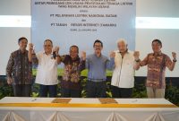 PT PLN Batam bersama PT Taman Resor Internet (Tamarin) menandatangani Perjanjian Jual Beli Tenaga Listrik (PJBTL) antara Pemegang Izin Usaha Penyediaan Tenaga Listrik yang Memiliki Wilayah Usaha di Nongsa Point Marina, Batam pada Senin, 22 Januari 2024. Foto: PLN Batam untuk INIKEPRI.COM