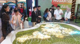 Masyarakat antusias mengunjungi Nusantara Fair 2024 di Mal Kota Kasablanka, Jakarta untuk memahami perkembangan pembangunan Ibu Kota Nusantara (IKN) di Kalimantan Timur. Nusantara Fair tersebut telah digelar sejak 26 Januari 2024 dan akan berakhir pada Minggu (28/1/2024). Foto: InfoPublik