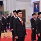Presiden Joko Widodo (Jokowi) melantik sembilan orang Anggota Komisi Pengawas Persaingan Usaha (KPPU) di Istana Negara, Jakarta, Kamis (18/01/2024). Foto: BPMI Setpres