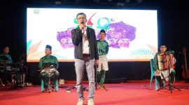 Masyarakat Tanjungpinang disuguhkan pertunjukan seni dan kebudayaan yang memukau dalam Gawai Rakyat 2024, yang diselenggarakan Dinas Kebudayaan dan Pariwisata Kota Tanjungpinang. Acara berlangsung di laman Tugu Sirih Tepi Laut Tanjungpinang, Kepulauan Riau (Kepri), Sabtu (13/1/2024) malam. Foto: Diskominfo Tanjungpinang